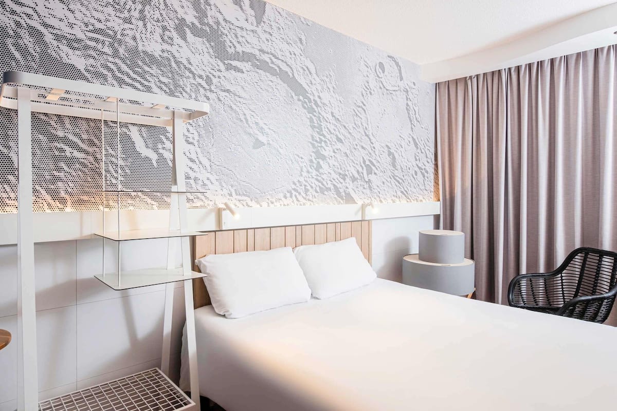 Phòng Tiêu chuẩn, 1 giường đôi | Két bảo mật tại phòng, trang trí khác biệt