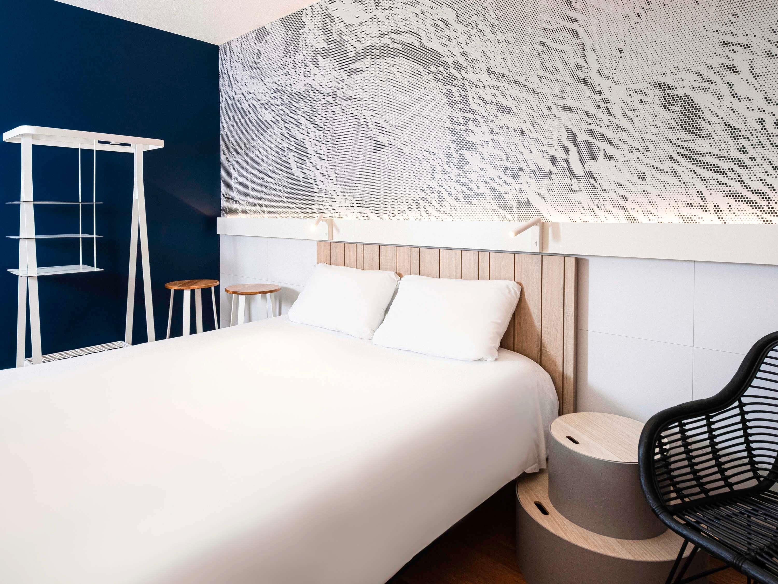 Habitació estàndard, 1 llit doble | Caixa forta a l'habitació, decoració individual i mobiliari individual 