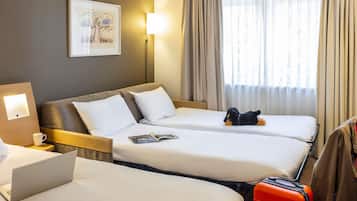 Superior Room, 1 Queen Bed with Sofa bed | Hypo-allergenic bedding, pillowtop beds, in-room safe, desk