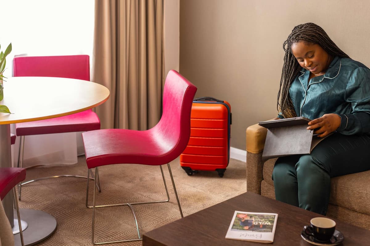 Suite, 1 King Bed with Sofa bed | Hypo-allergenic bedding, pillowtop beds, in-room safe, desk