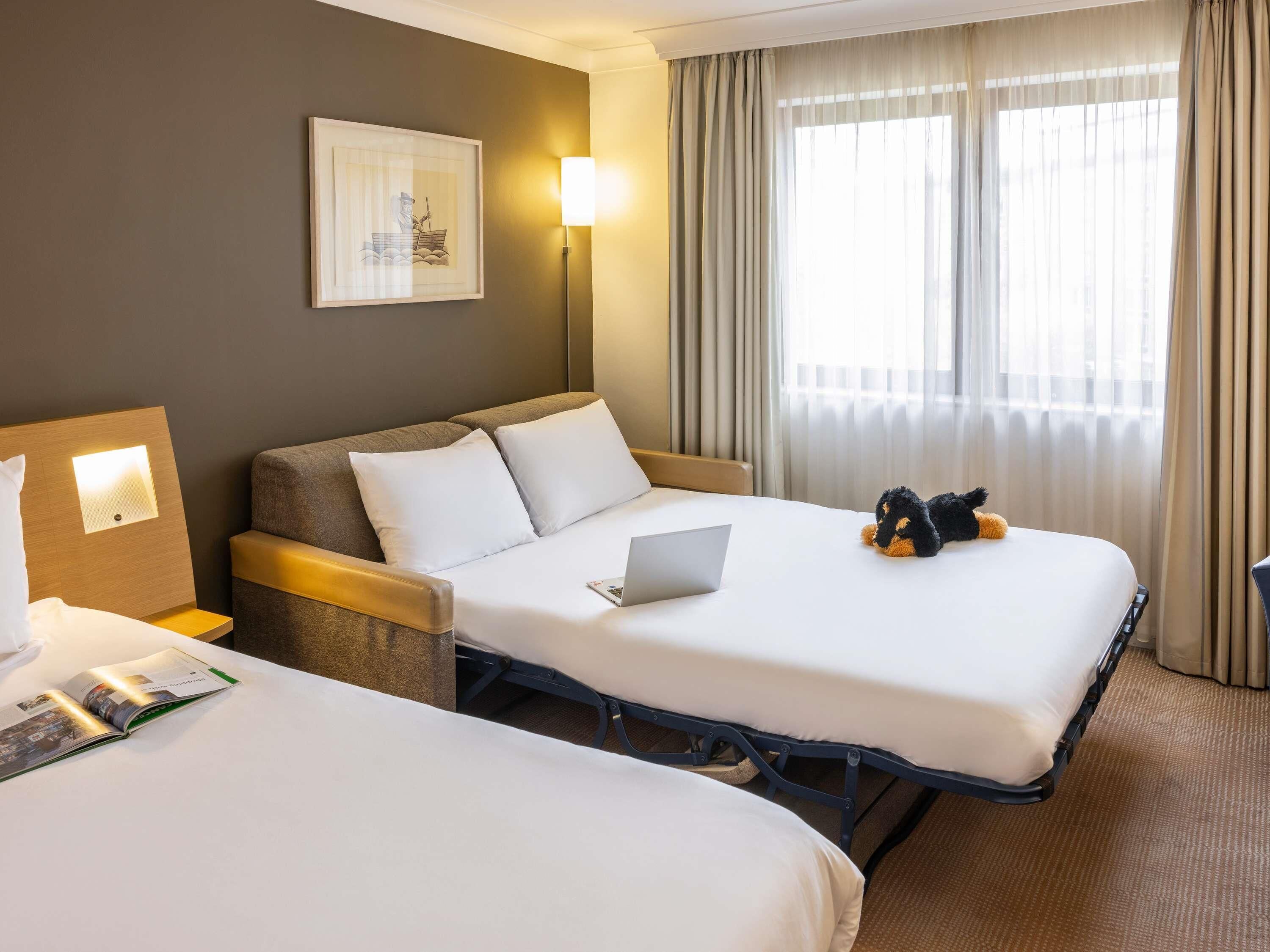 superior room, 1 queen bed with sofa bed | hypo-allergenic bedding, pillow-top beds, in-room safe, desk