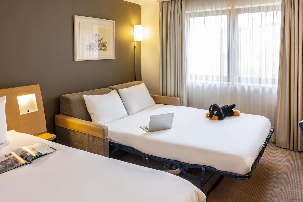 superior room, 1 queen bed with sofa bed | hypo-allergenic bedding, pillow-top beds, in-room safe, desk