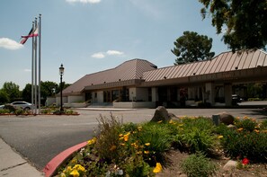 Exterior - The Hotel Fresno (Fresno)