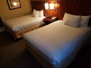 Iron/ironing board, rollaway beds, free WiFi - The Hotel Fresno (Fresno)