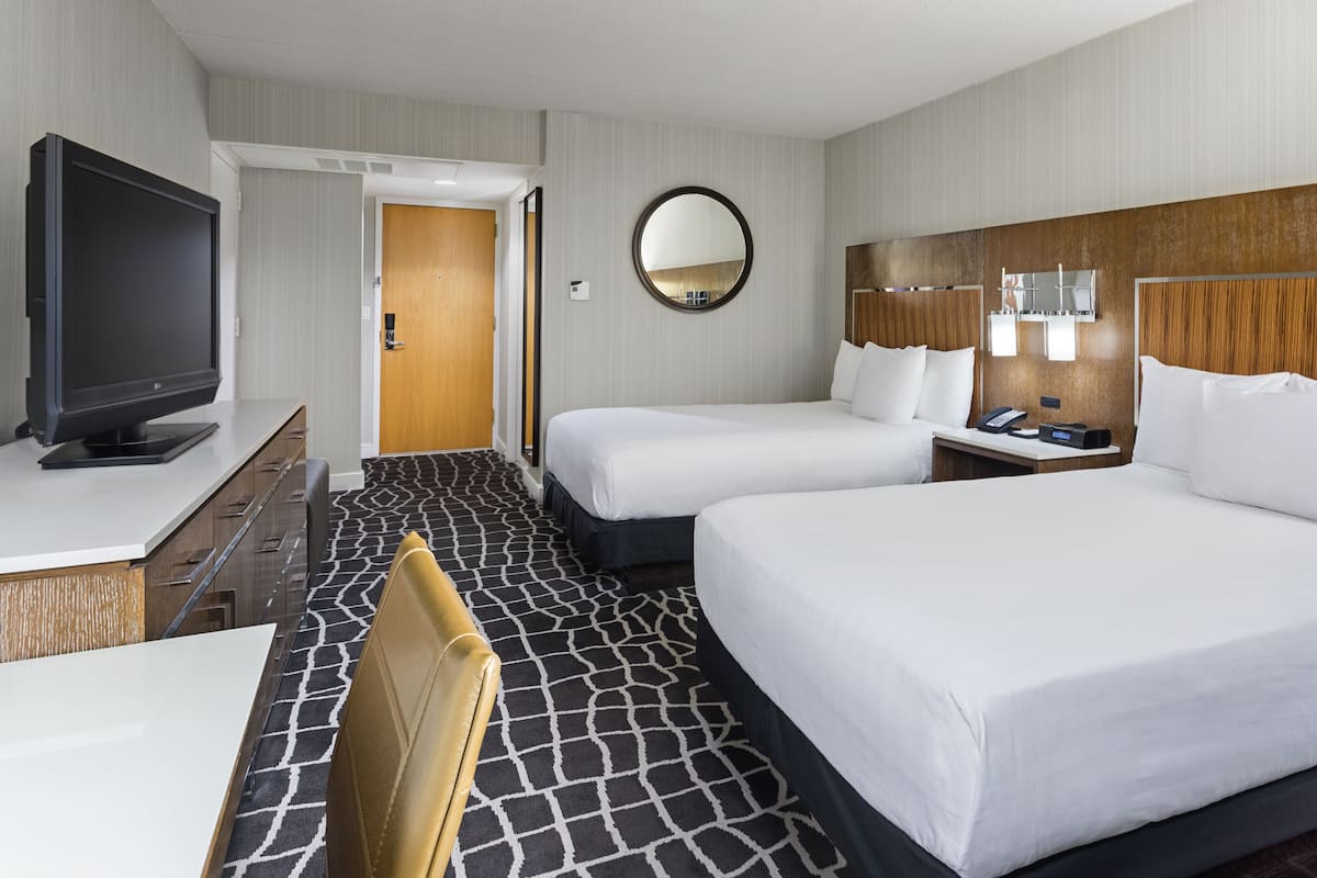 In-room safe, desk, iron/ironing board, cribs/infant beds