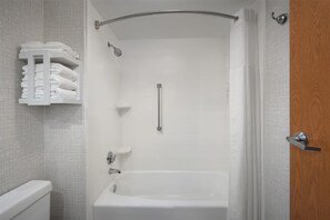 Free toiletries, hair dryer, towels - Hampton Inn Pittsburgh/Greentree (Pittsburgh)