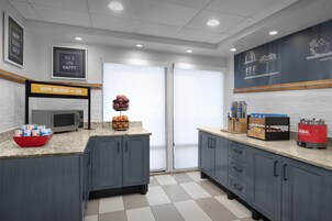 包含每日自助早餐