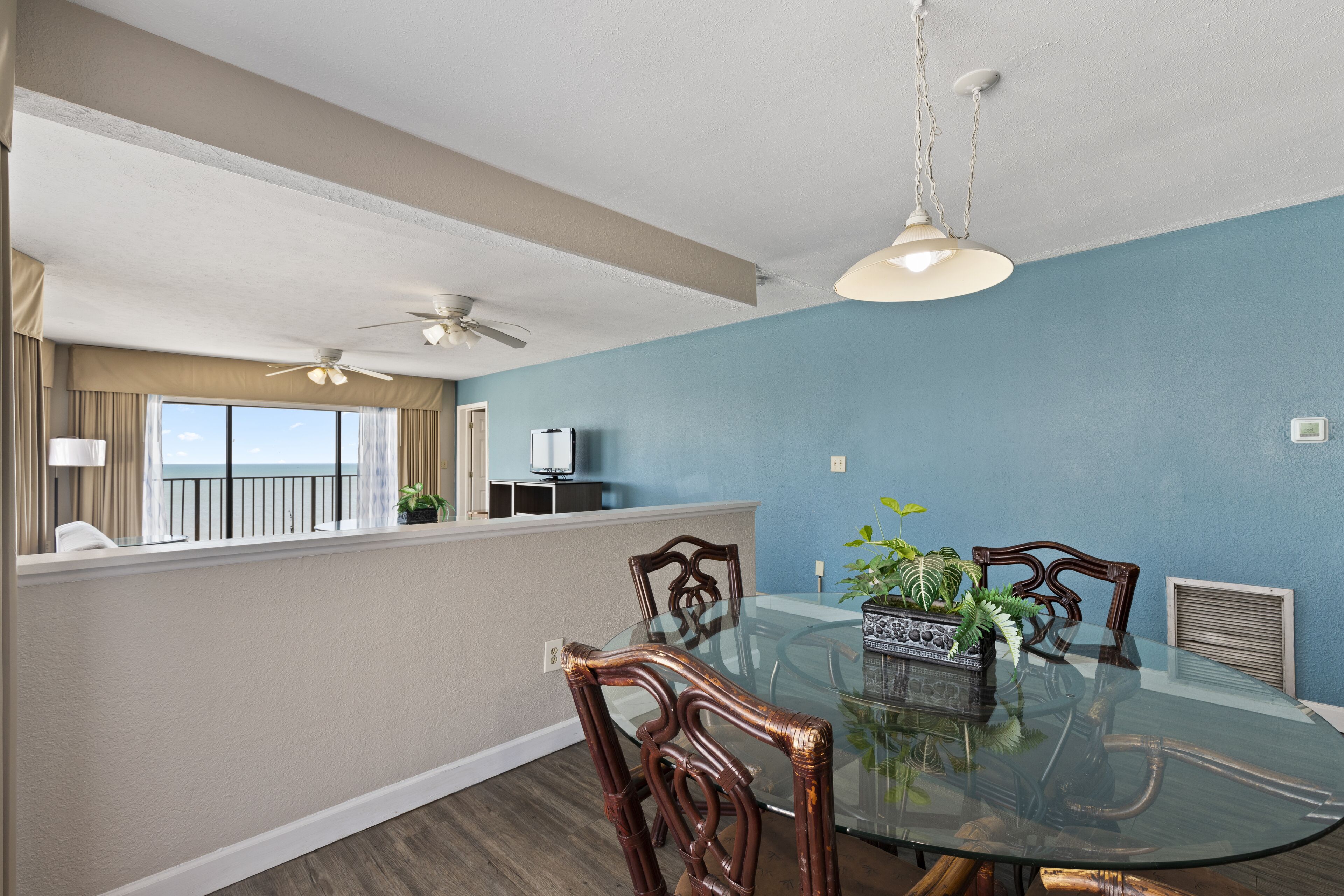 Photo - Ocean Crest Inn and Suites