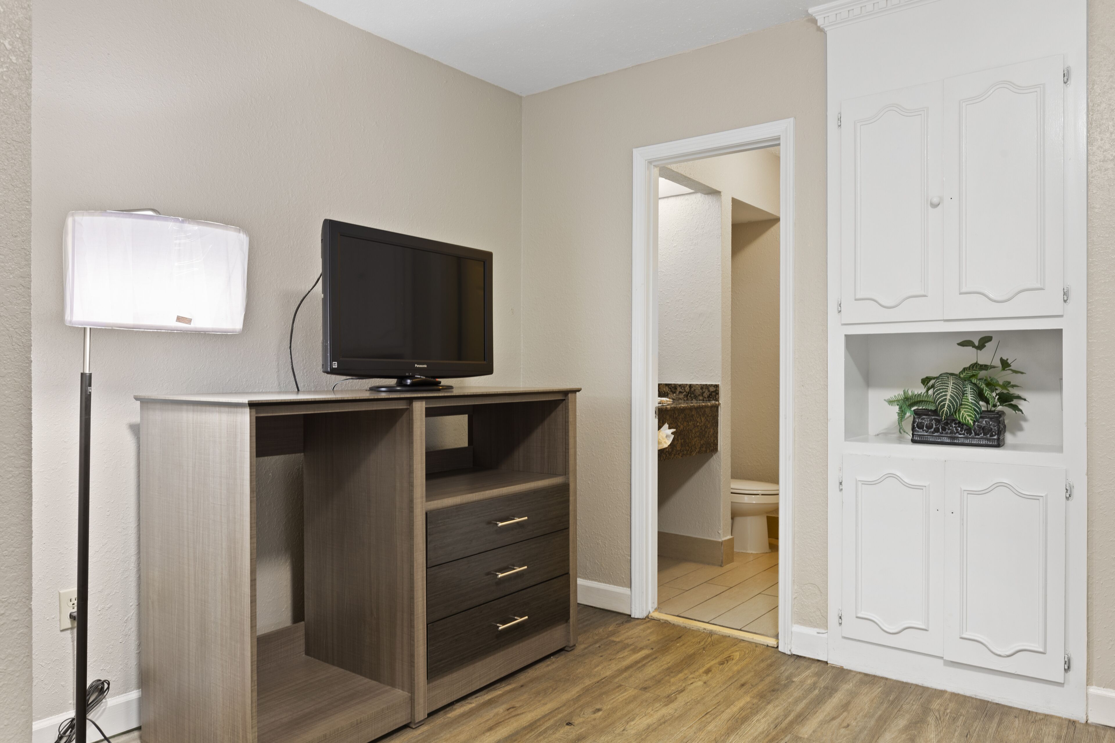 Photo - Ocean Crest Inn and Suites