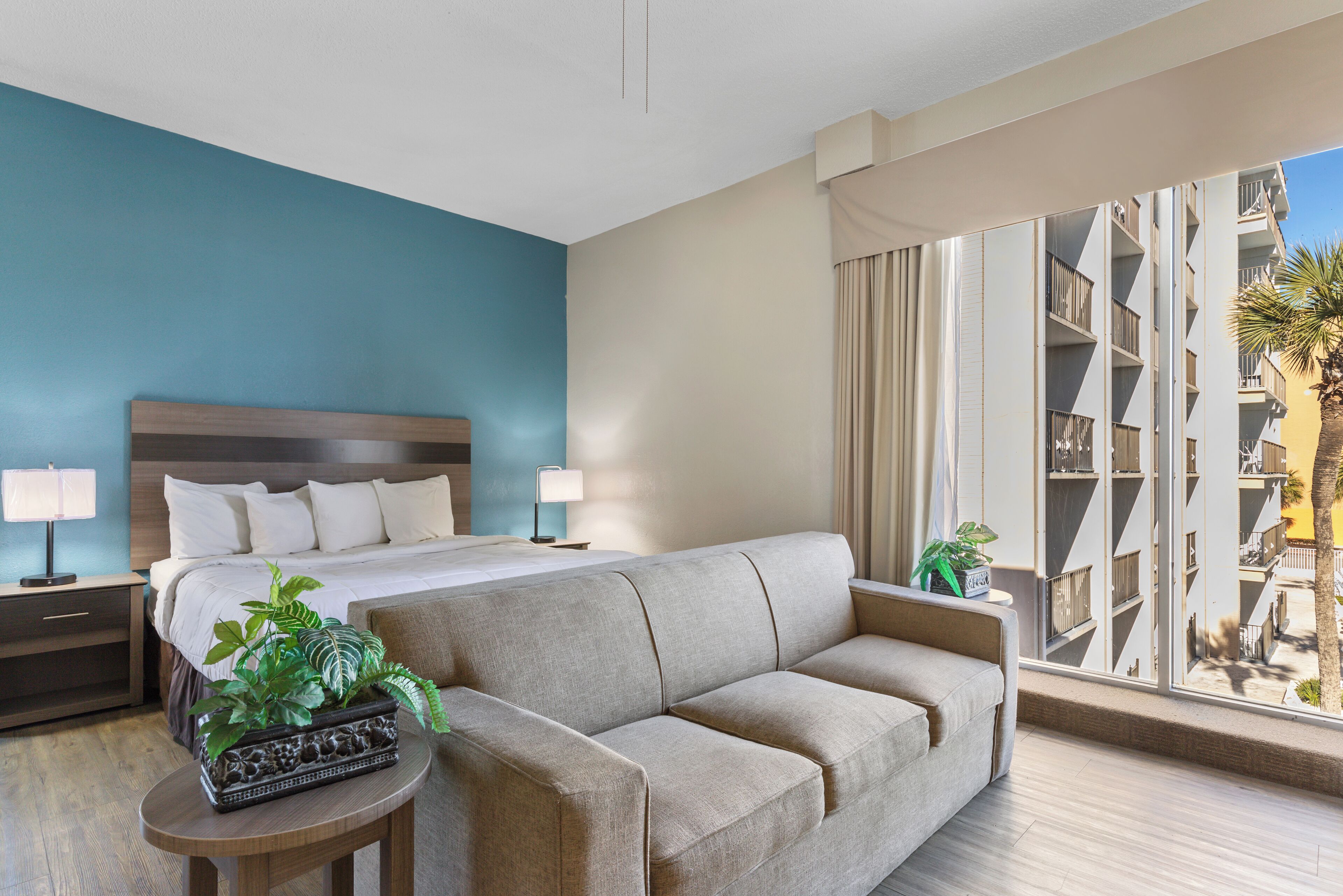 Photo - Ocean Crest Inn and Suites