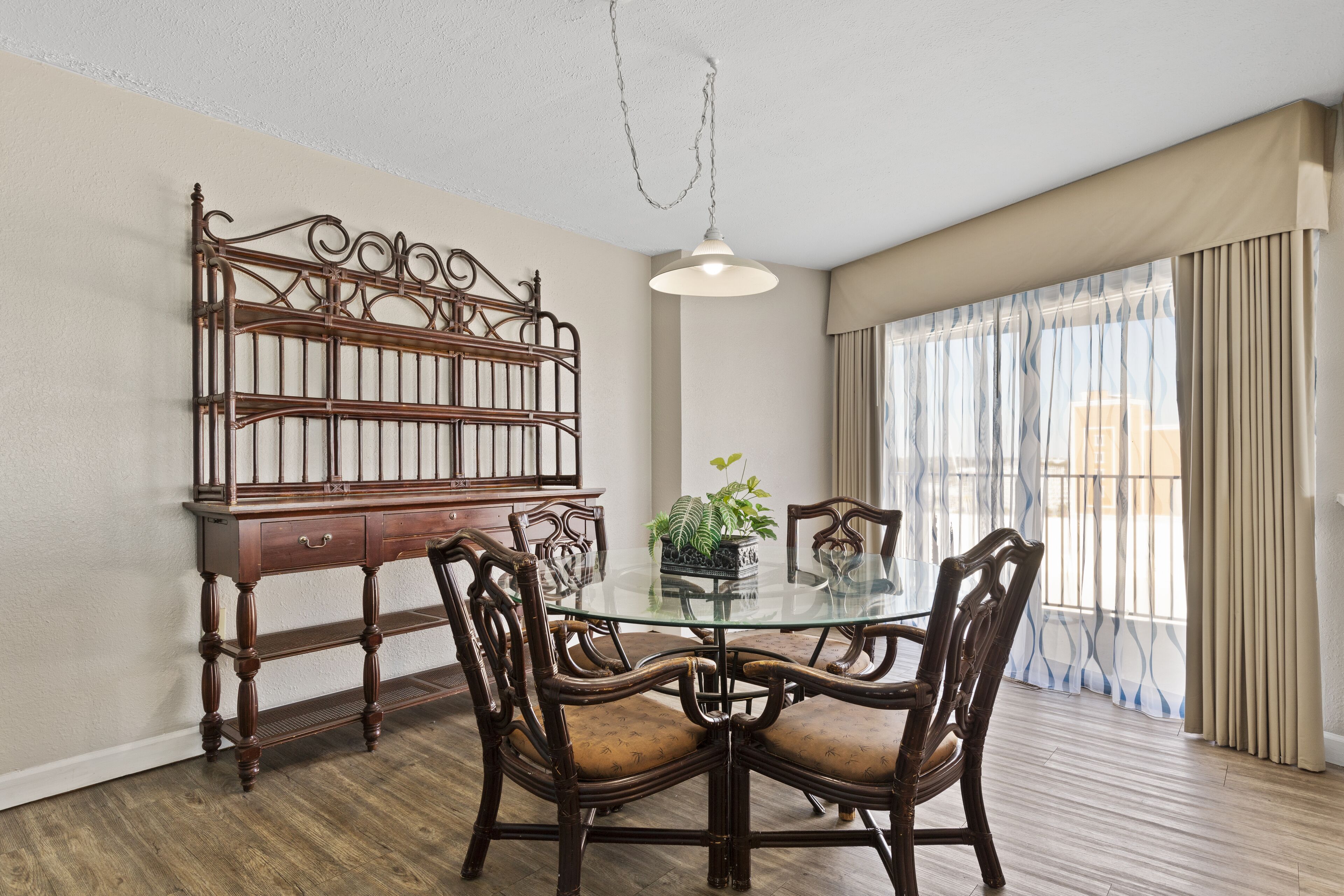 Photo - Ocean Crest Inn and Suites