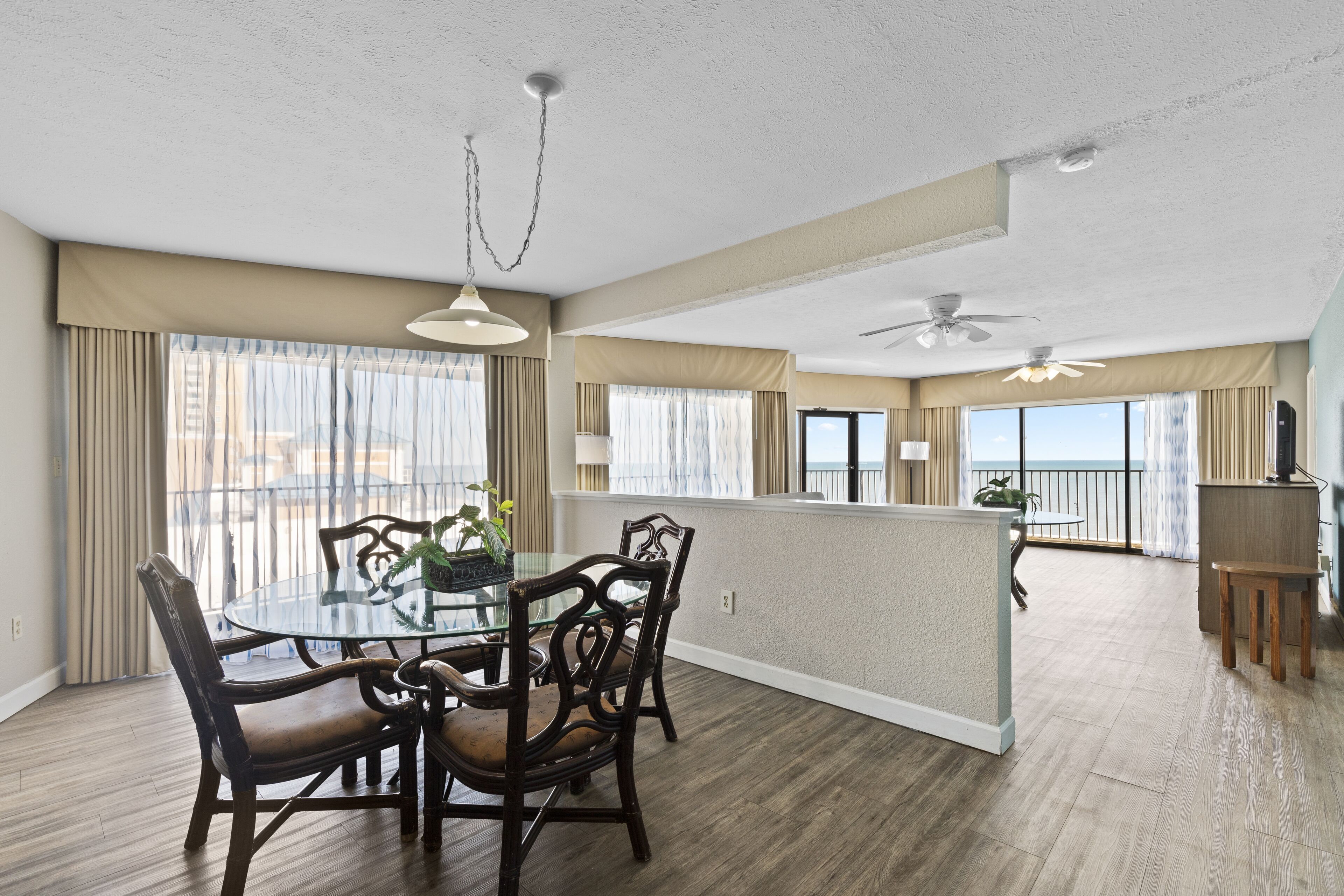 Photo - Ocean Crest Inn and Suites