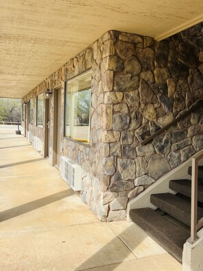 Exterior - Cattle Country Lodge (Stroud)