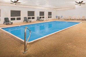 Indoor pool - Days Inn by Wyndham Osage Beach Lake of the Ozarks (Osage Beach)