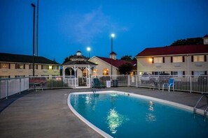Una piscina cubierta