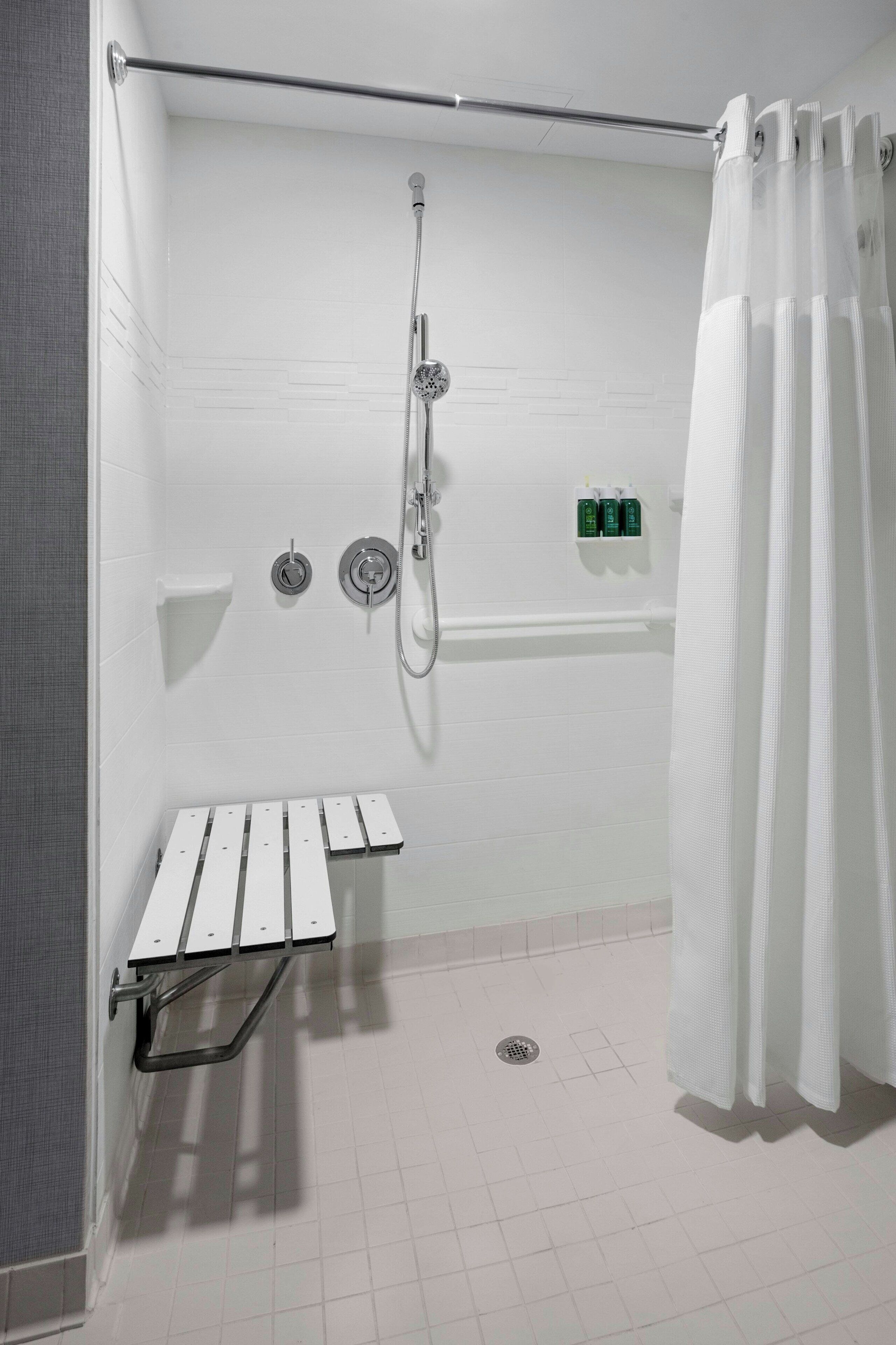 combined shower/bathtub, free toiletries, hair dryer, towels