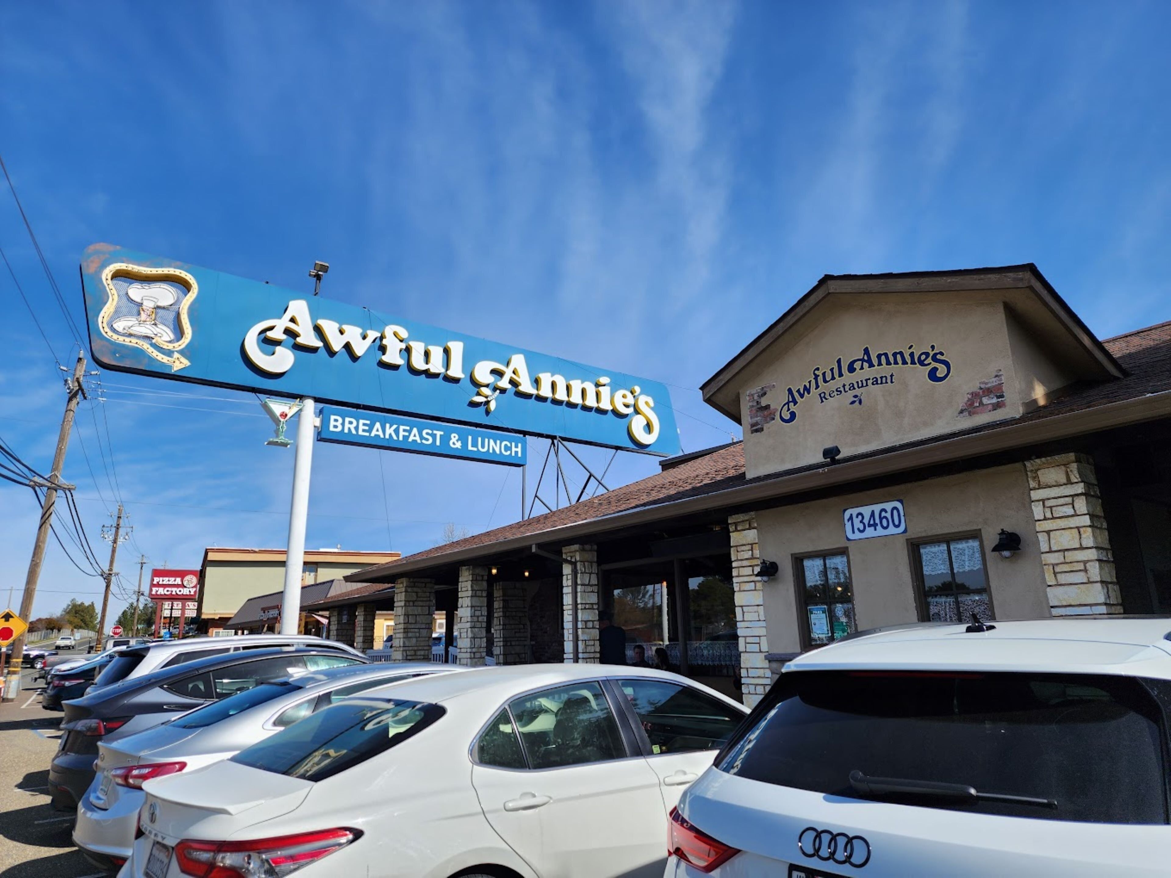 breakfast, lunch, dinner served; american cuisine