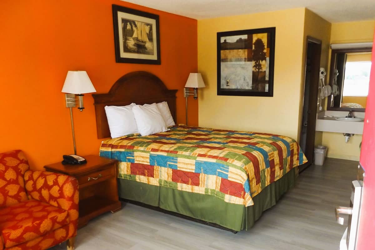 Deluxe Single Room | Premium bedding, memory foam beds, individually decorated