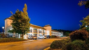 Exterior - Quality Inn & Suites Fayetteville I-95 (Fayetteville)
