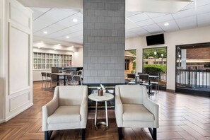 Free daily continental breakfast  - Quality Inn & Suites Fayetteville I-95 (Fayetteville)