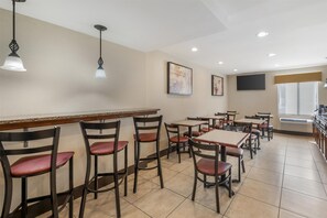 Free daily buffet breakfast