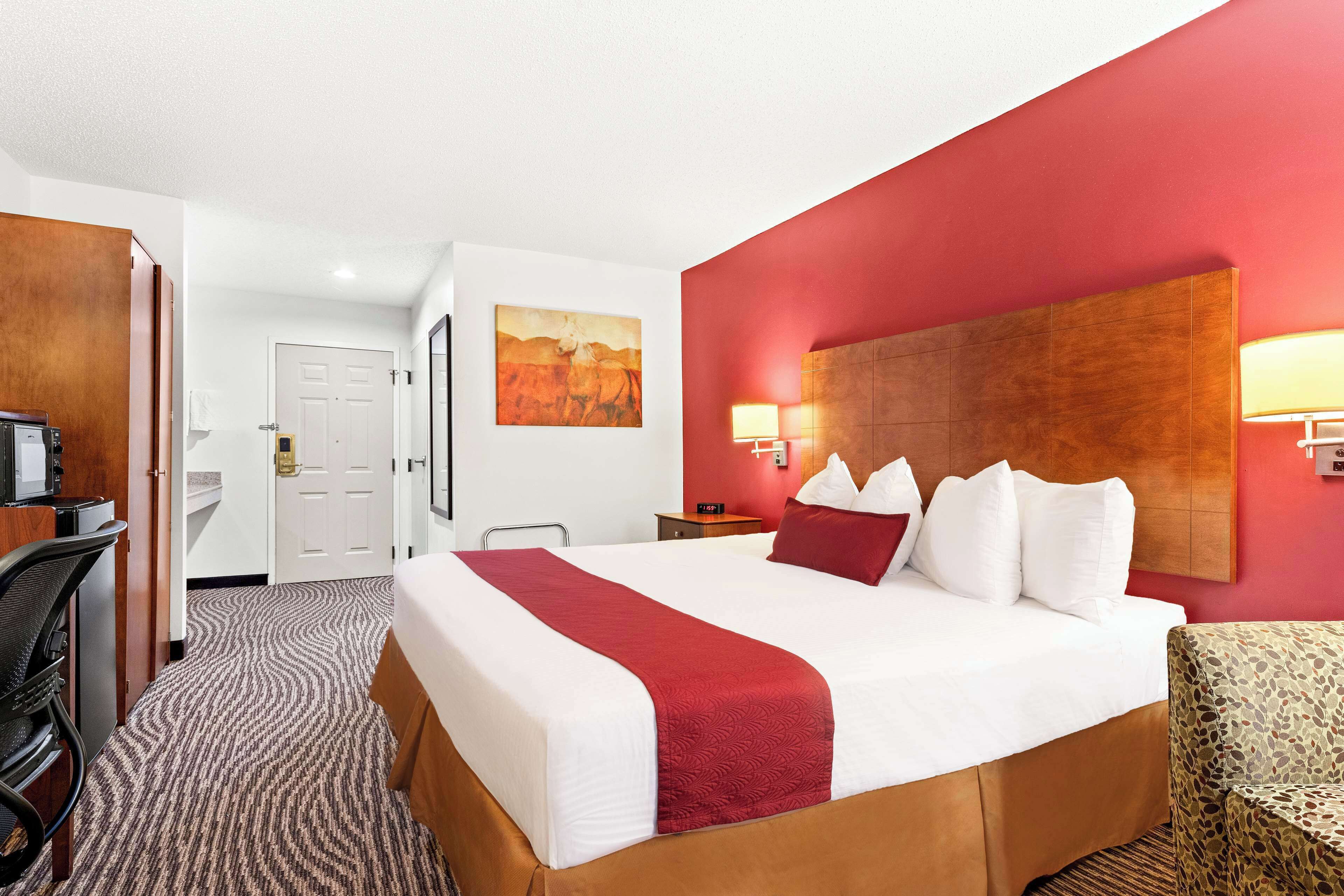 standard room, 1 king bed, accessible, non smoking (refrigerator & microwave) | desk, laptop workspace, iron/ironing board, free cots/infant beds