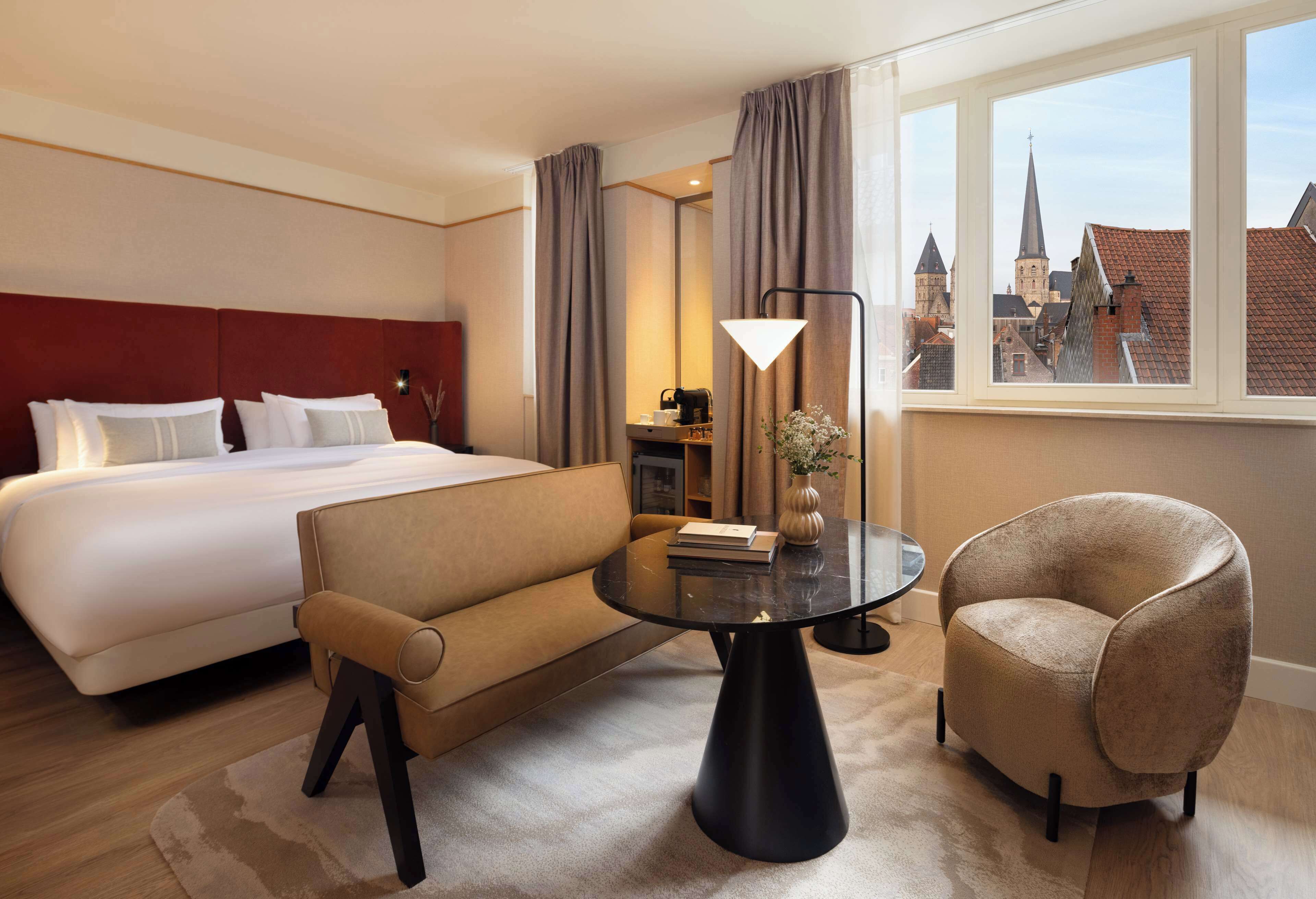 Premium Room (View) | Minibar, in-room safe, soundproofing, iron/ironing board