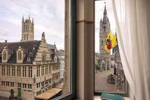 Chambre supérieure (View) | Vue de la chambre