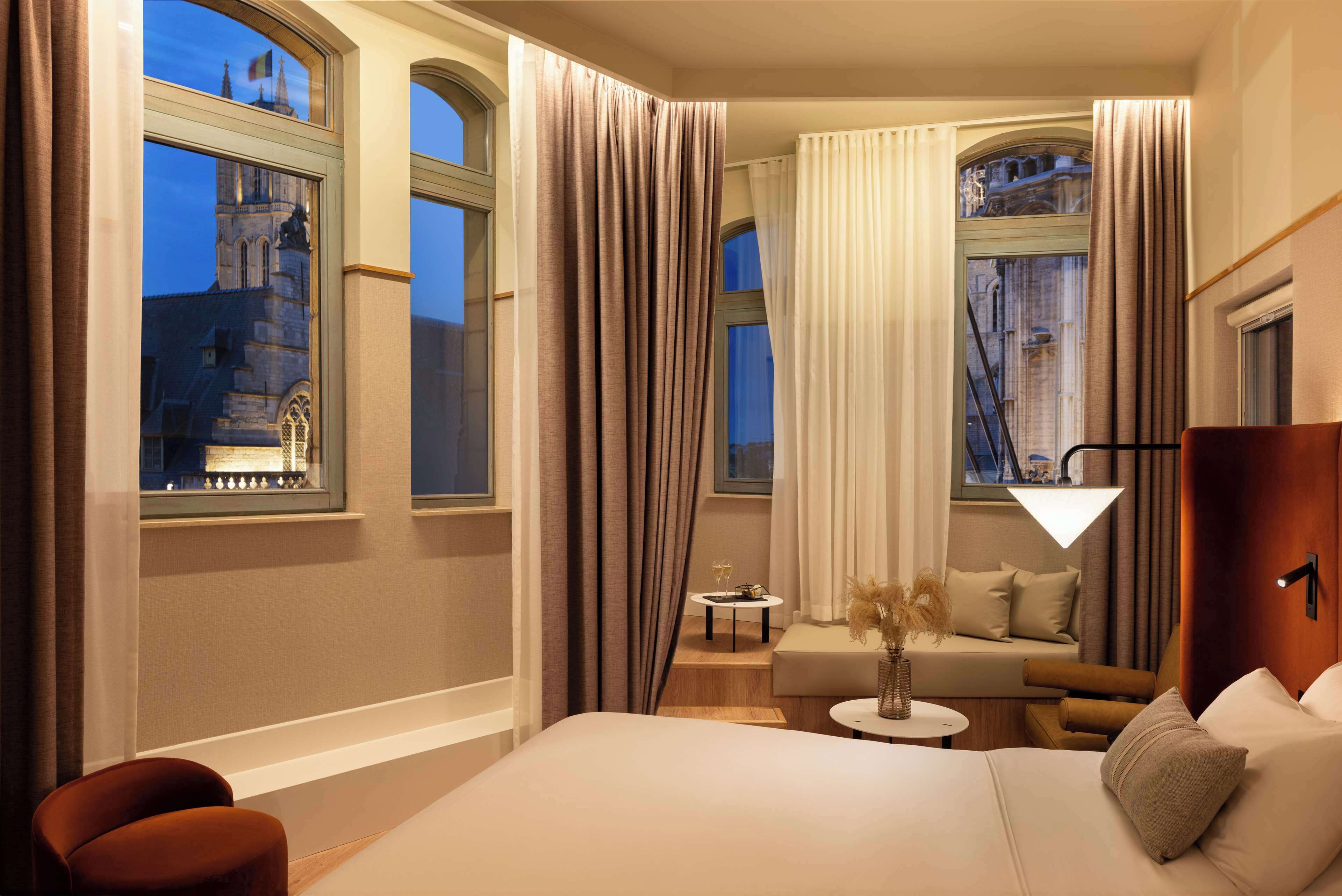 Een minibar, een kluis op de kamer, geluiddichte muren