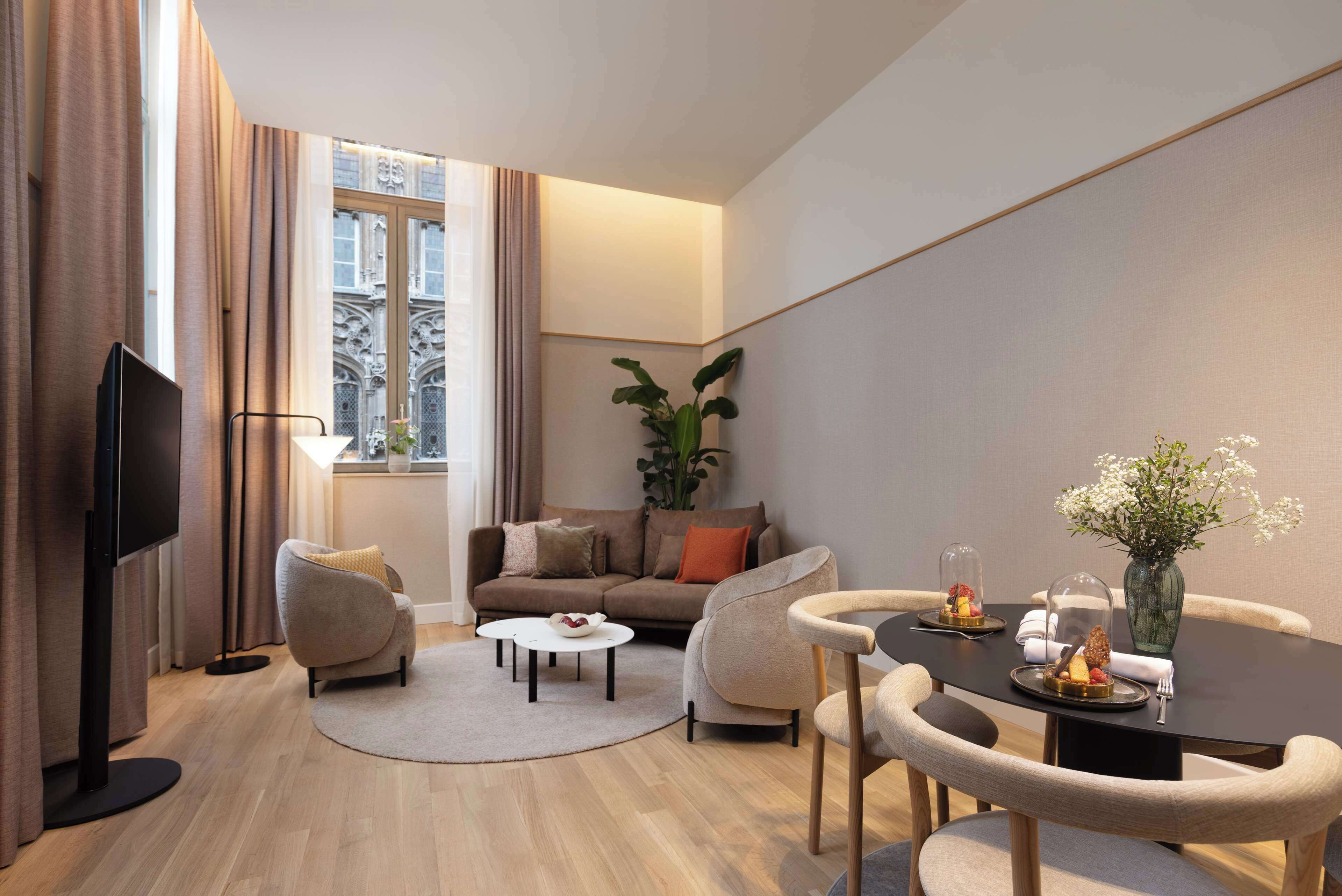 Minibar, in-room safe, soundproofing, iron/ironing board