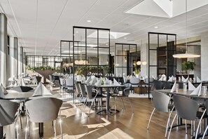 Lunch and dinner served, international cuisine - Best Western Plus Hotel Fredericia (Fredericia)
