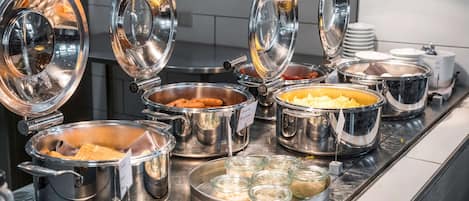 Desayuno buffet diario (DKK 130 por persona)