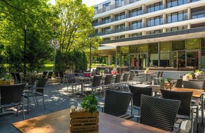 Terrace/patio - Leonardo Hotel Hannover (Hannover)