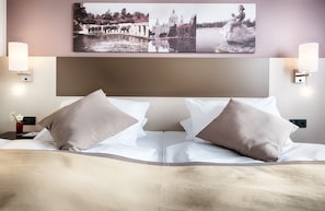 Minibar, Schreibtisch, schallisolierte Zimmer, Bügeleisen/Bügelbrett