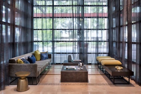 Lobby. Wyndham Atlanta Buckhead Hotel & Conference Center