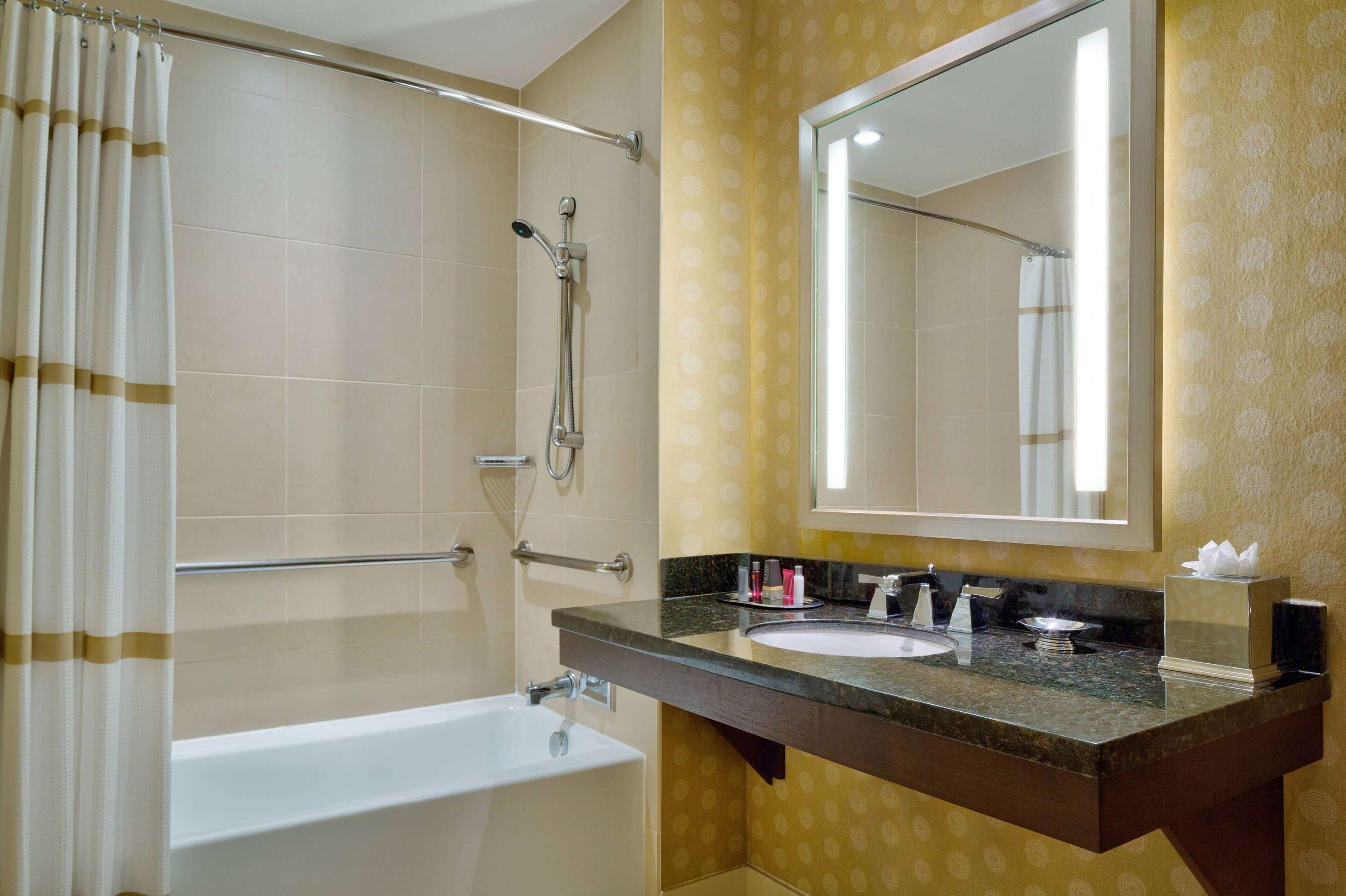 Photo - Wyndham Atlanta Buckhead Hotel & Conference Center