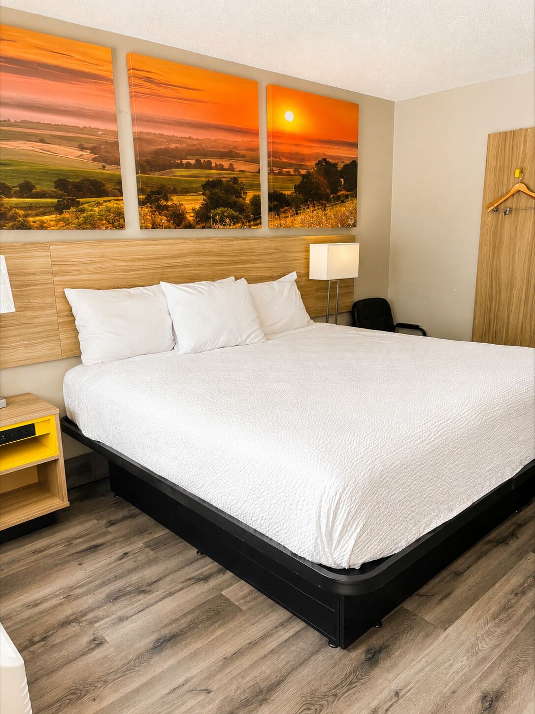 Wi-Fi gratuit, réveils, draps fournis