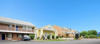 Days Inn by Wyndham KU Lawrence