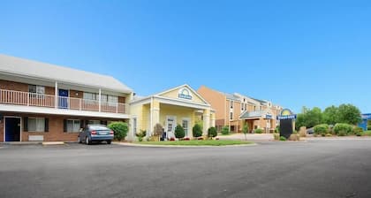 Days Inn by Wyndham KU Lawrence
