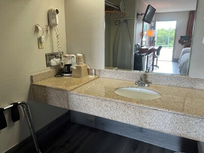 Days Inn by Wyndham KU Lawrence