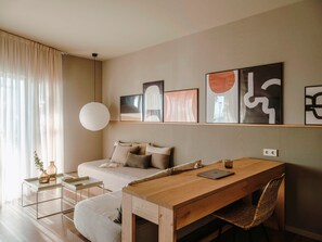 Deluxe Suite | Living area