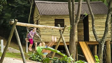 室外兒童遊樂區
