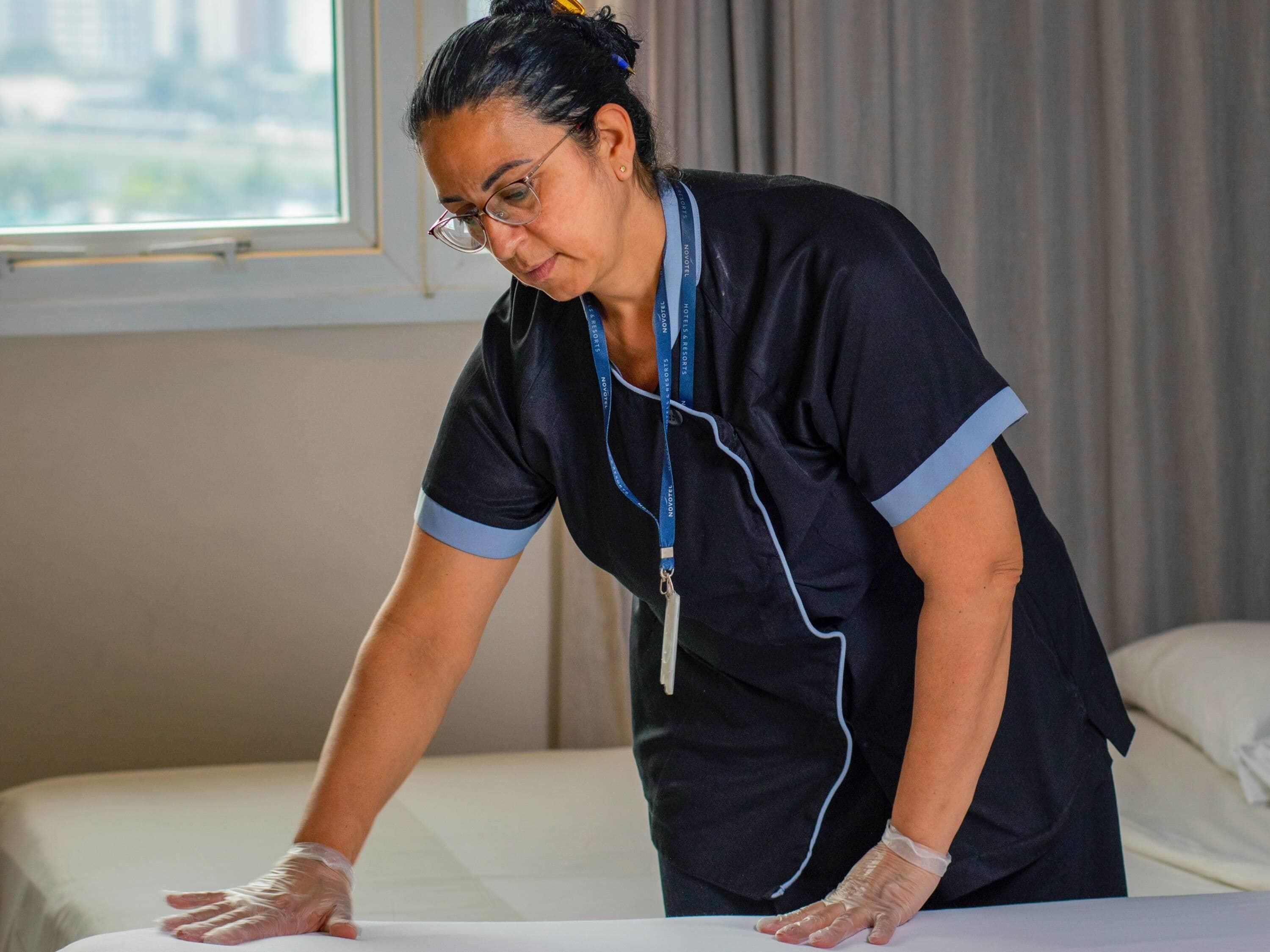 Hypo-allergenic bedding, minibar, in-room safe, desk