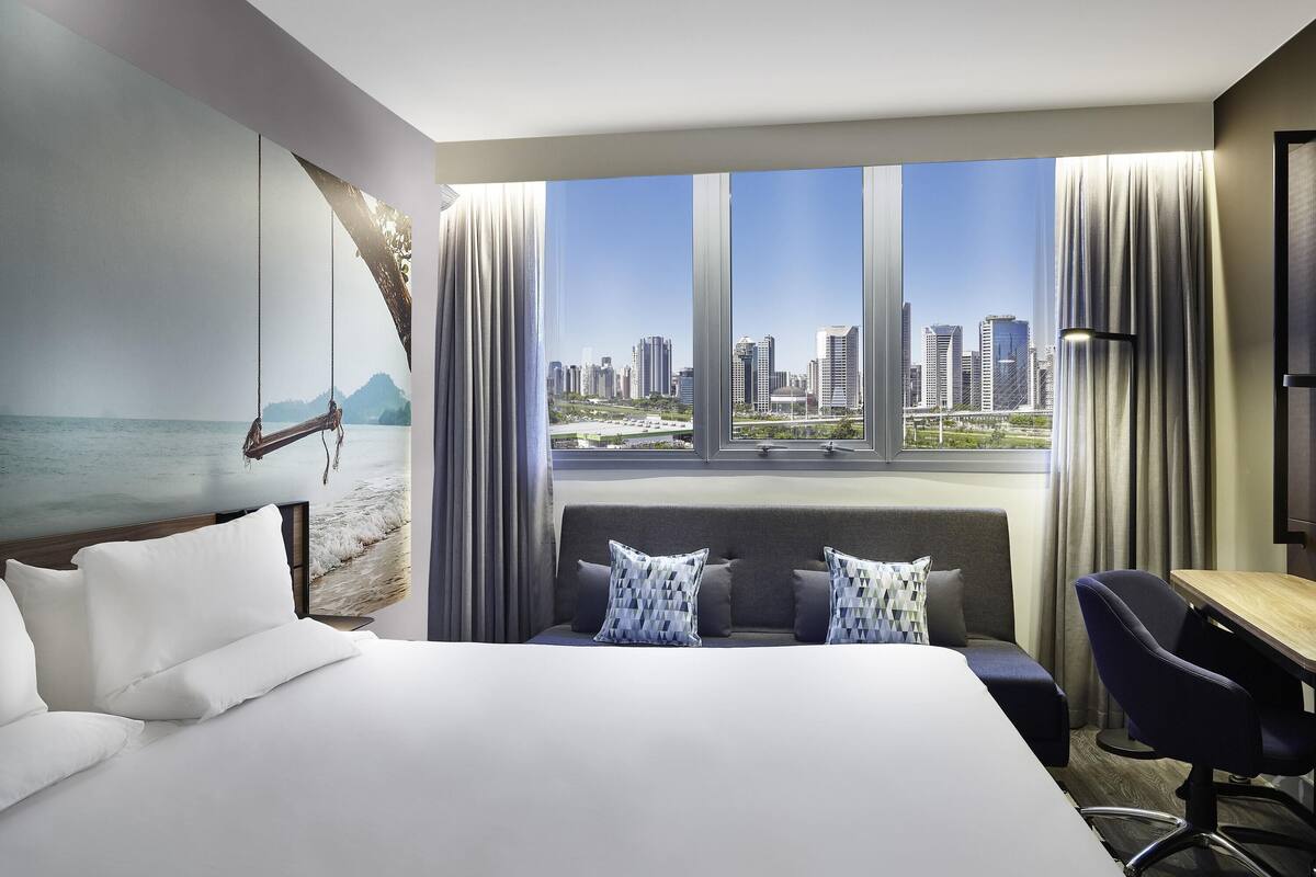 hypo-allergenic bedding, minibar, in-room safe, desk