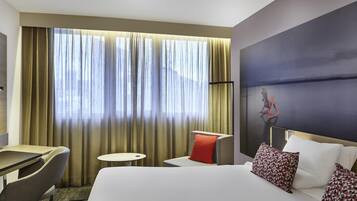 Allergikerbettwaren, Minibar, Zimmersafe, Schreibtisch