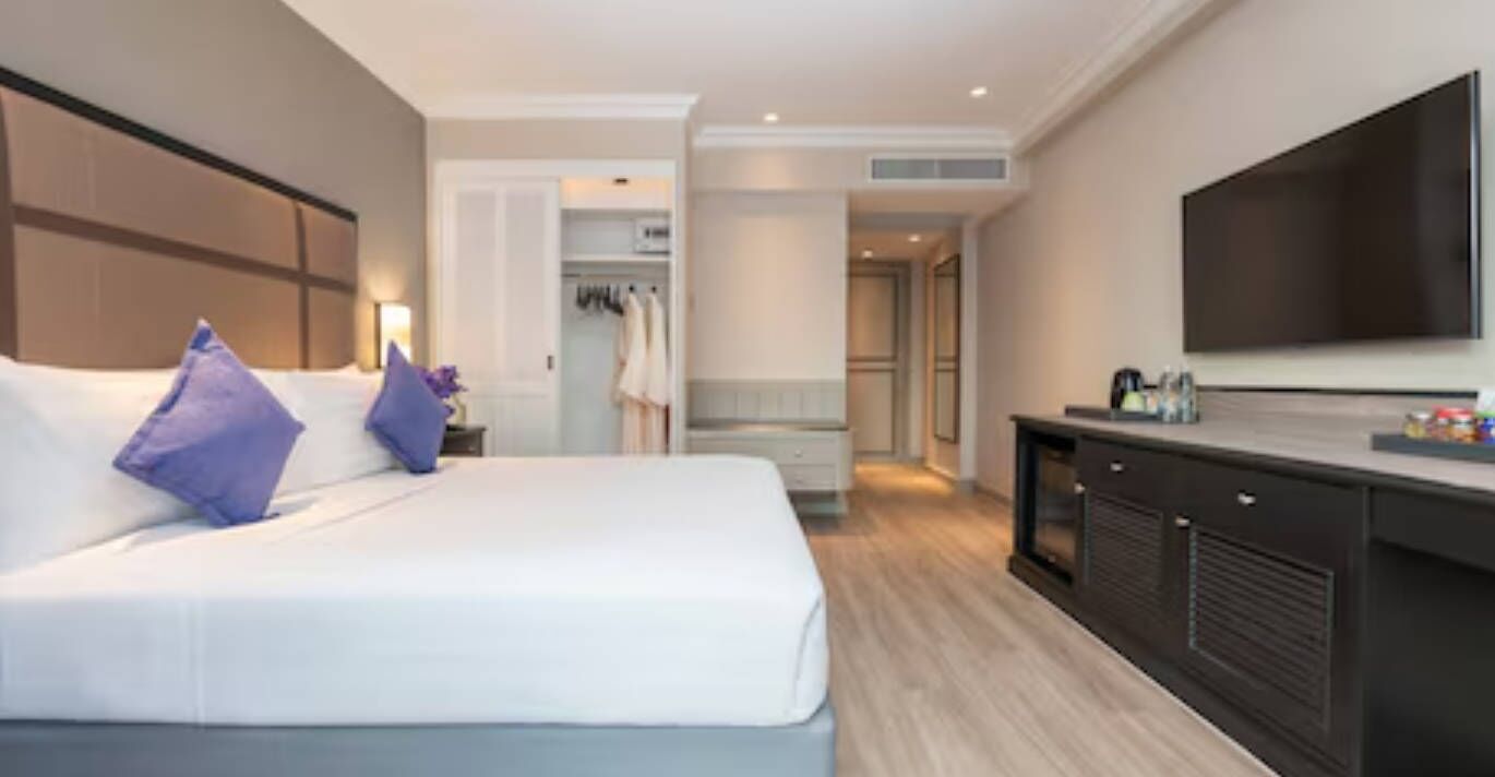 Select Comfort beds, in-room safe, desk, laptop workspace