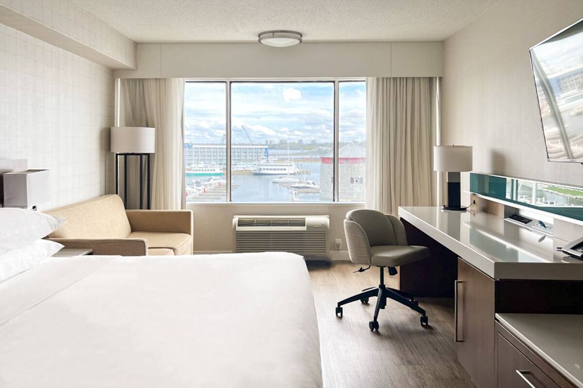 egyptian cotton sheets, premium bedding, down duvets, pillow-top beds