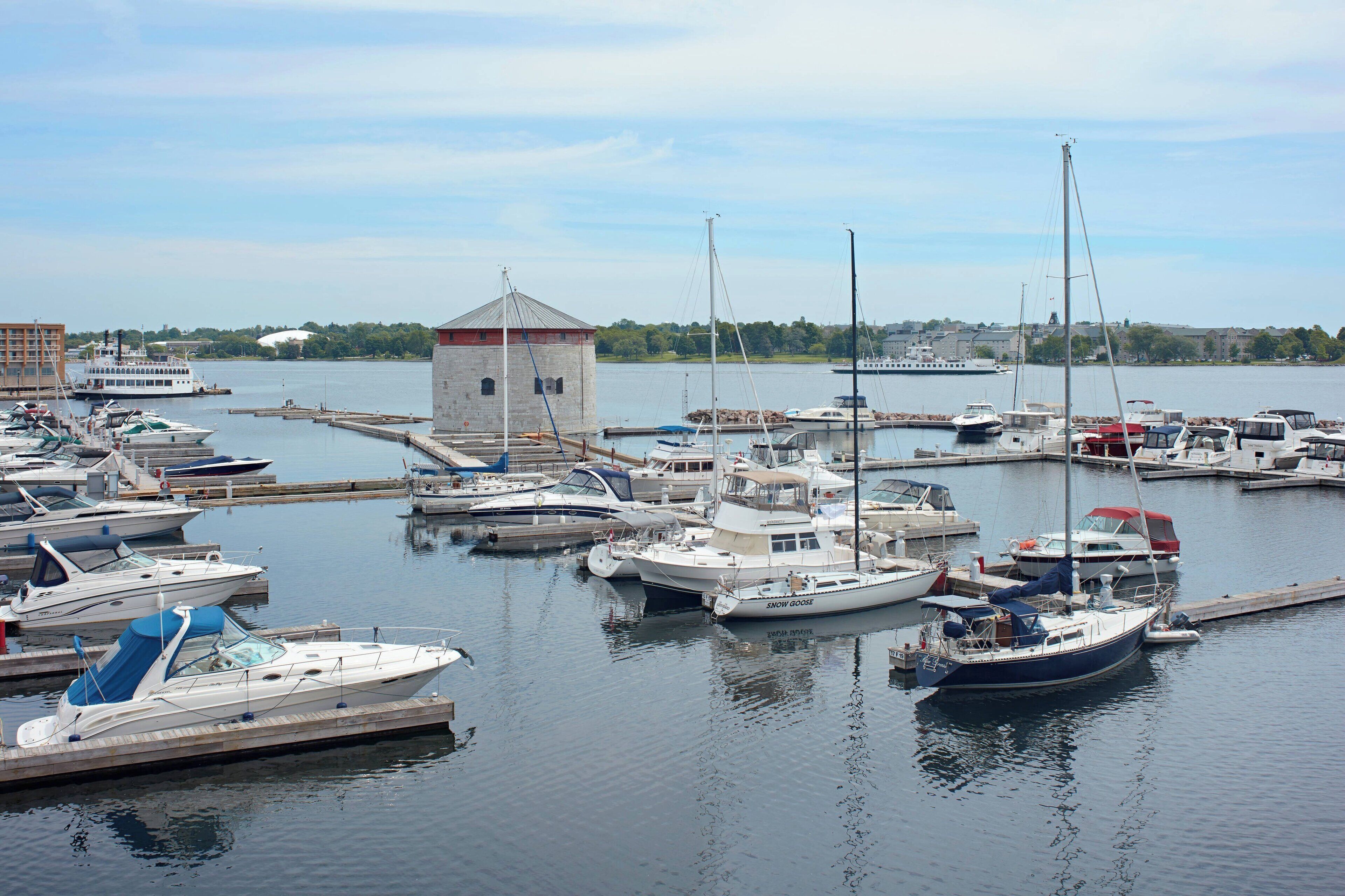 egyptian cotton sheets, premium bedding, down duvets, pillow-top beds