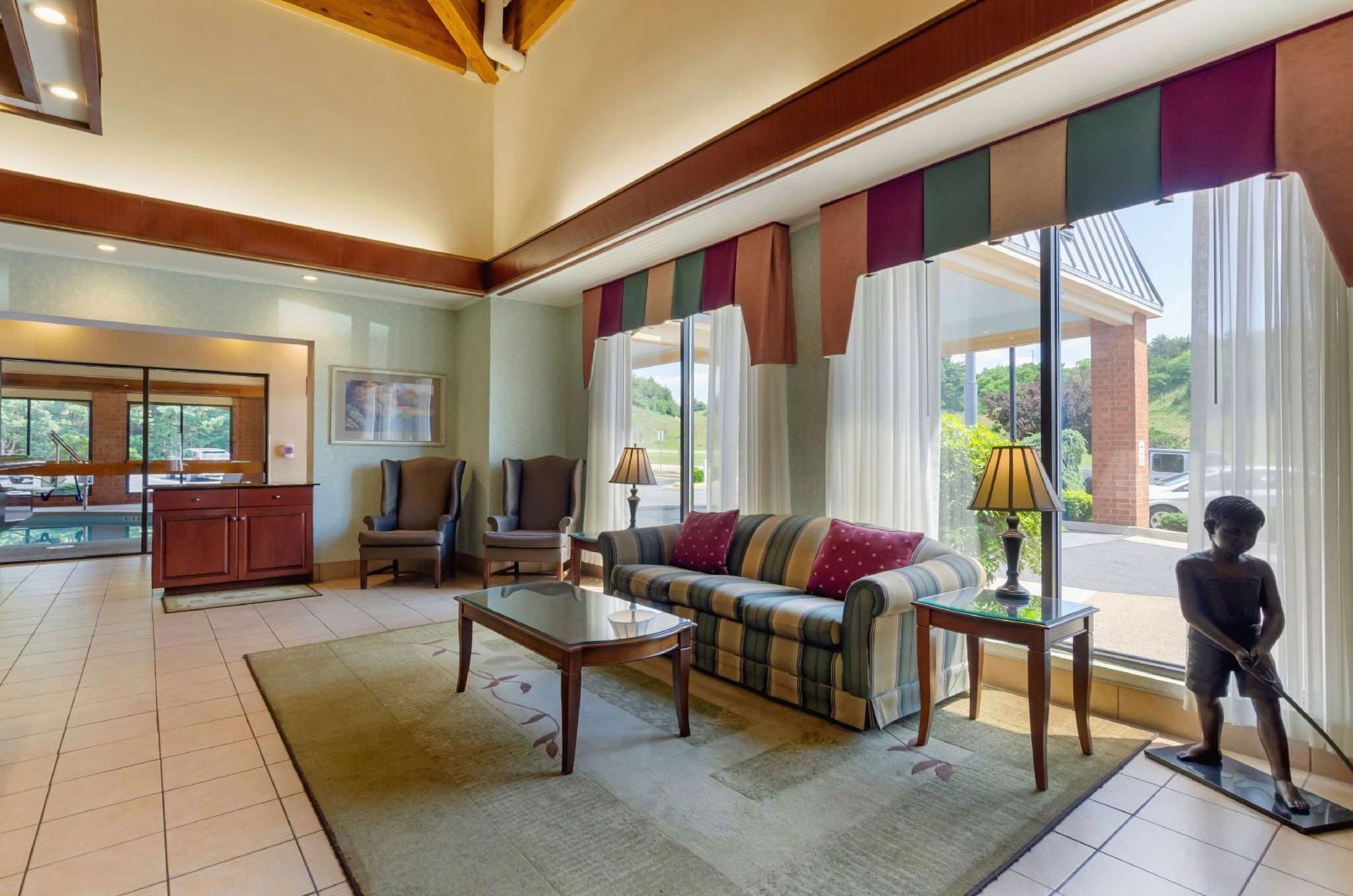 Living area | 49-inch LCD TV with satellite channels, TV
