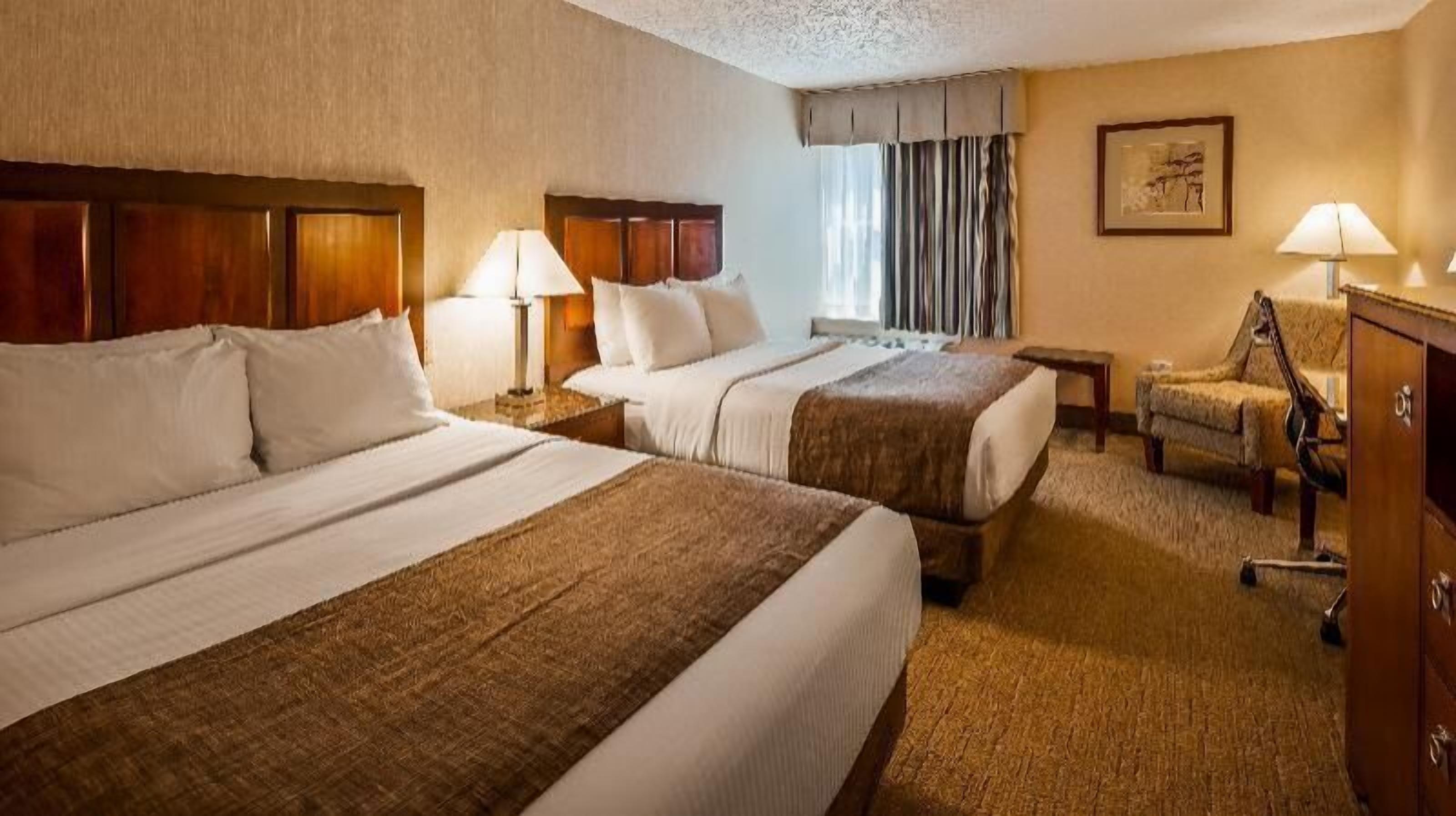In-room safe, desk, laptop workspace, blackout drapes